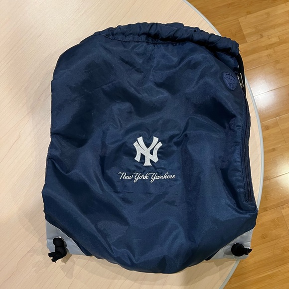 Blue New York Yankees Drawstring Backpack Unisex - Picture 2 of 5